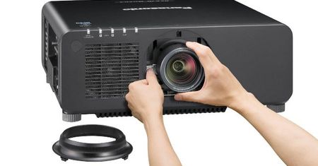 Bardzo jasne projektory laserowe Panasonica
