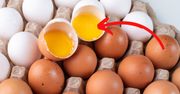 Budzi niepokój. Niewiele osób wie, co oznacza czerwona plamka w jajku