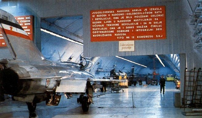 Chińczycy nie są pierwsi - w byłej Jugosławii powstało największe w Europie podziemne lotnisko. 