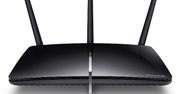 Dwa routery i karta sieciowa w standardzie 802.11ac