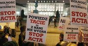 Wyścig o kontrolę nad Anonimowymi