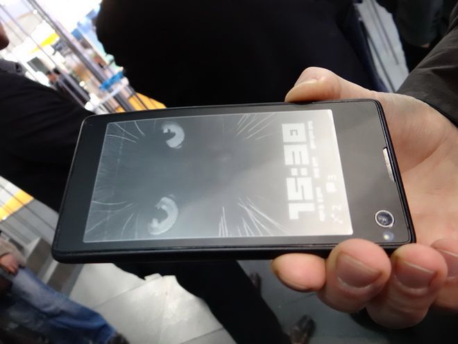 MWC 2013: Yota Phone - najlepszy telefon targów!
