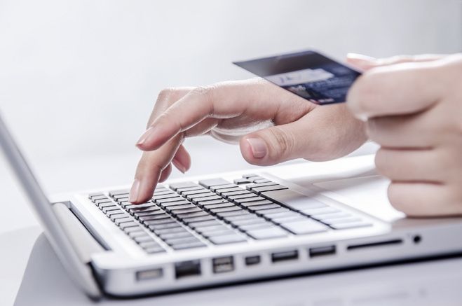 Czy płacenie kartą w internecie jest bezpieczne?
