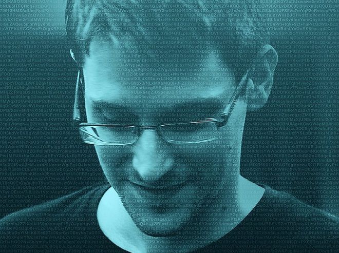 Edward Snowden: nie ufajcie swoim telefonom. To etui pokaże, czy jesteś inwigilowany