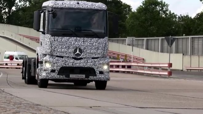 Mercedes zaprezentował pierwszą elektryczną ciężarówkę