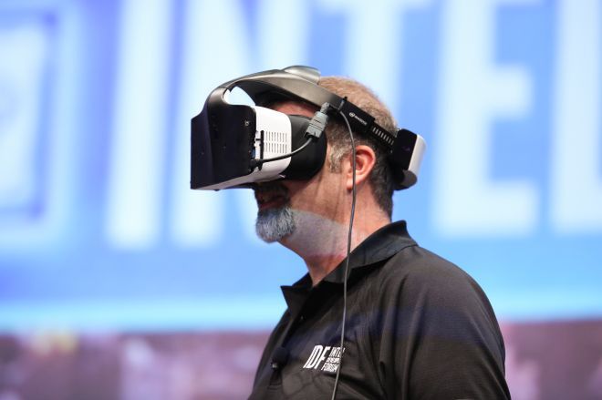 Intel zaprezentował własne gogle rzeczywistości wirtualnej