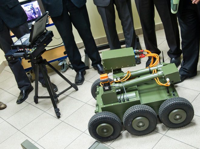 Polscy naukowcy skonstruowali model robota m.in. do wykrywania min