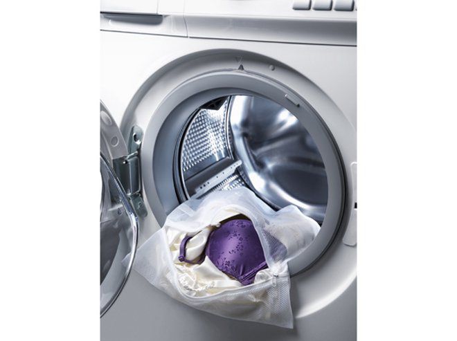 Jak prać bardzo delikatne rzeczy w pralce?