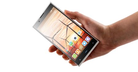 Kolejny smartfon ze średniej półki z obsługą LTE