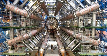 Chiny stworzą własny akcelerator cząsteczek. Ma być dwa razy większy od LHC