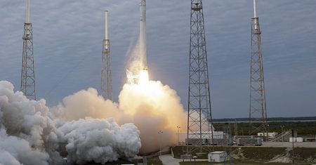Rakieta Falcon 9, która eksplodowała w lipcu uziemiona na dłużej