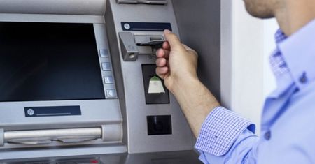 Skimer wraca i znów atakuje bankomaty