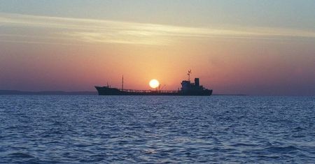 Iran chce skazić wody cieśniny Ormuz?