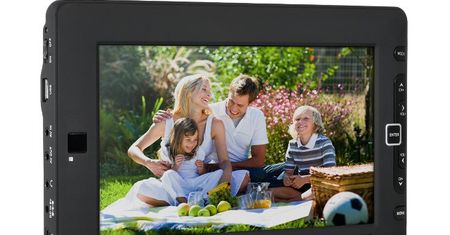 Przenośny telewizorek Cabletech - w sam raz na wakacje