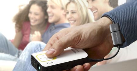 Philips PicoPix 2330 - projektor na każdą kieszeń