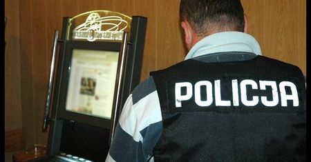 Ile razy służby sięgały po dane telekomunikacyjne Polaków w 2015 roku?