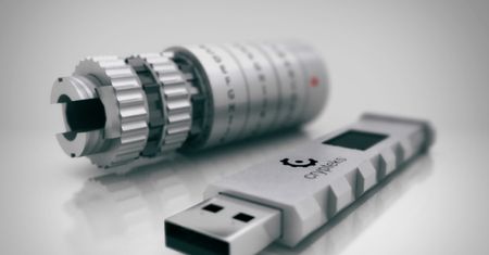 Pendrive w krypteksie rodem z "Kodu Leonarda da Vinci"