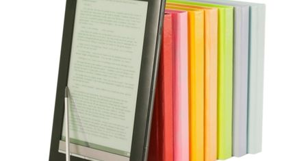 Rośnie liczba e-booków. Czy ty też e-czytasz?