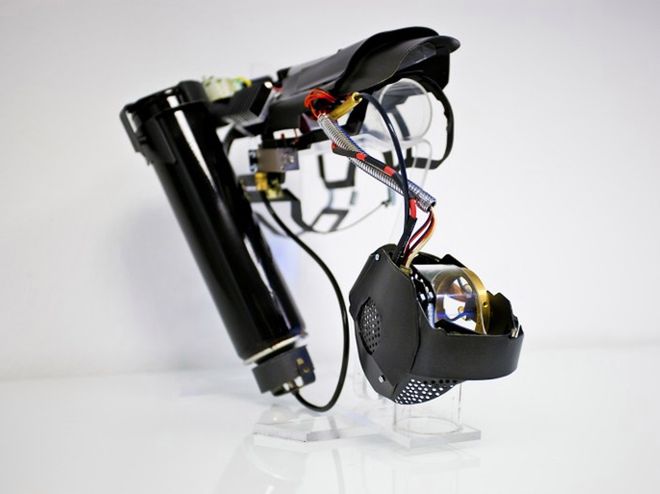 Domowej roboty rękawica - miotacz ognia