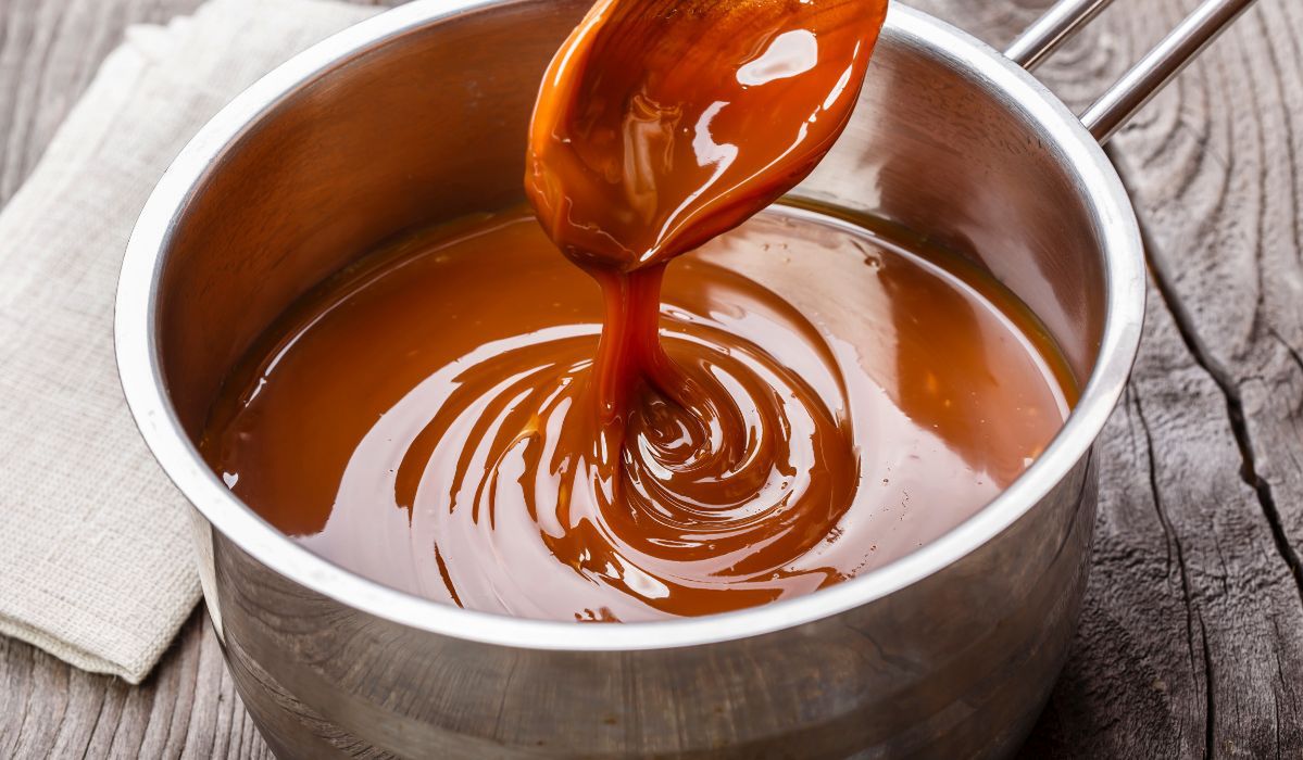 Fit karmel bez cukru i śmietanki to świetna alternatywa dla tradycyjnej wersji tego specjału - Pyszności; Fot. Adobe Stock