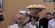 Cztery sery to przeżytek. Paryski szef pobił rekord Guinnessa swoją pizzą z 834 serami.