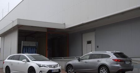 Toyota Avensis vs Mazda 6