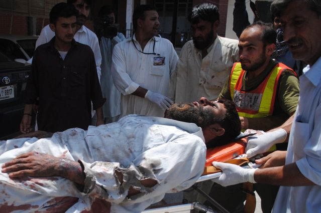 Pakistan: 15 zabitych w ataku na szyicki meczet w Peszawarze