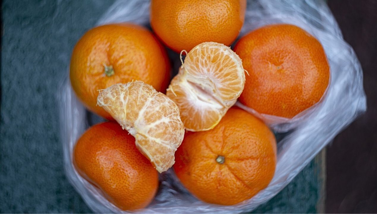 Wystarczy 10 minut, by osłodzić kwaśne mandarynki. Trik prosto z Japonii
