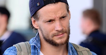Sebastian Fabijański o problemach ze zdrowiem: "Próbują mnie diagnozować psychiatrycznie". Tak rozlicza się z demonami przeszłości