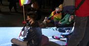 Protest przed Sejmem przeciwko wypowiedzeniu konwencji antyprzemocowej