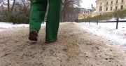 Kawa zamiast piasku i soli. Kraków testuje nowe, nietypowe, antypoślizgowe rozwiązanie
