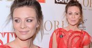 Orły 2017: Magdalena Boczarska w czerwonej kreacji. Elegancką suknię ozdobiła przypinką z mocnym wyznaniem