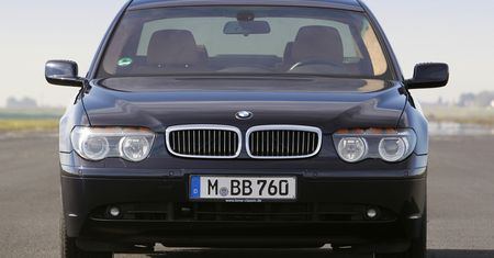 Kierowcy uważajcie na czarne BMW - policja autostradowa ma nowy nieoznakowany radiowóz