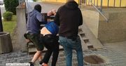 Policja zatrzymała zbiega, który zaatakował konwojentów i uciekł z konwoju w Piasecznie