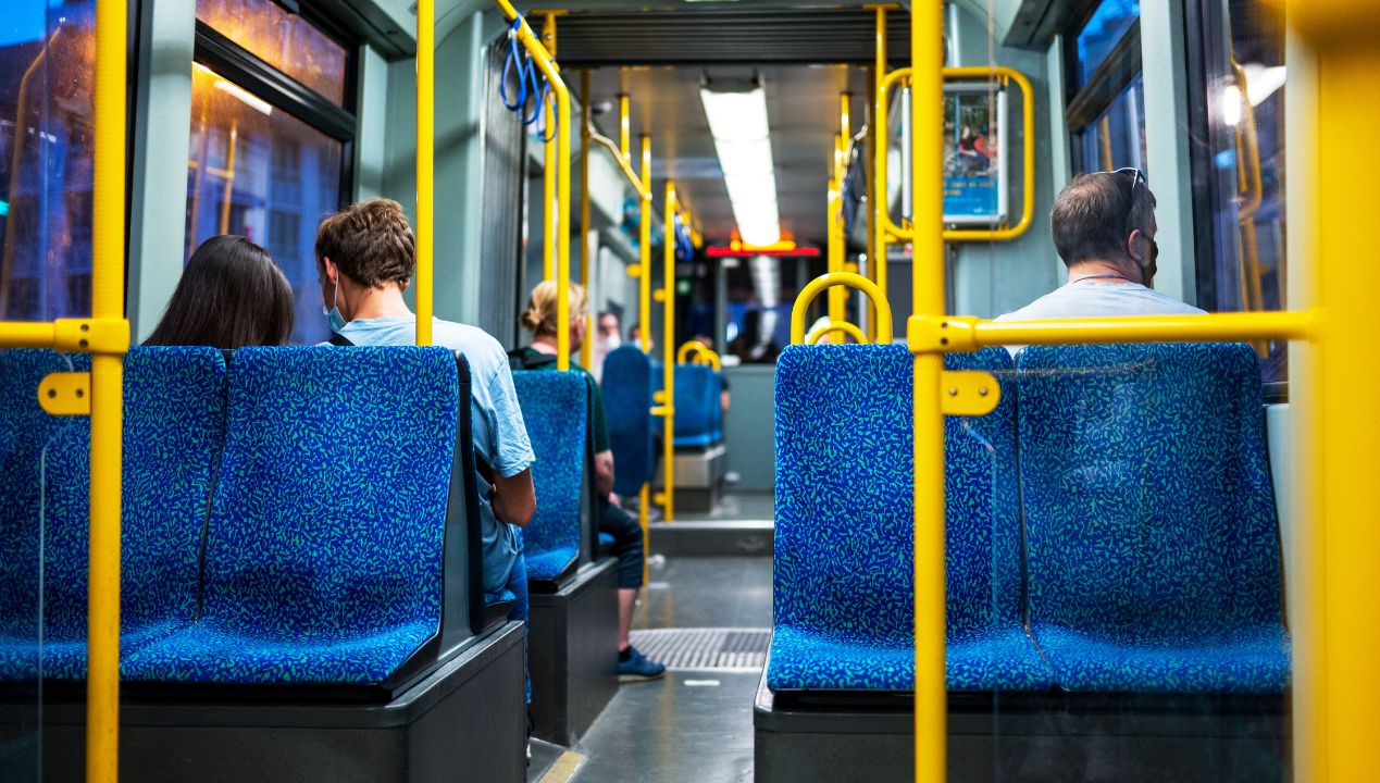 Dlaczego w autobusach nie ma pasów bezpieczeństwa? fot. Pixabay