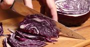 Skrop ją nim, a kapusta czerwona do surówki będzie niezwykle miękka i soczysta