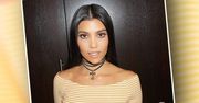 Kourtney Kardashian w taniej koszulce z sieciówki słynącej z nieprzyzwoitych reklam