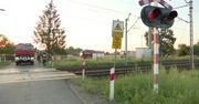Wypadek na przejeździe kolejowym w Jackowie. Ciągnik wjechał pod pociąg, kierowca zginął na miejscu
