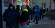 Tłusty czwartek w Warszawie. W kolejce po pączki stanęli przed świtem