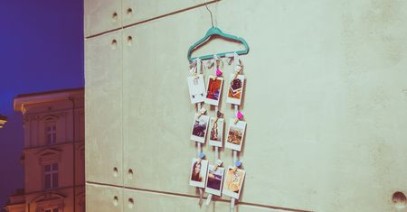 Wiszące instaxy, czyli jak udekorować pokój zdjęciami [zrób to sam] - Fotoblogia.pl