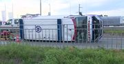 Karetka z 90-letnią pacjentką przewróciła się pod Wrocławiem. Trzy osoby zostały ranne