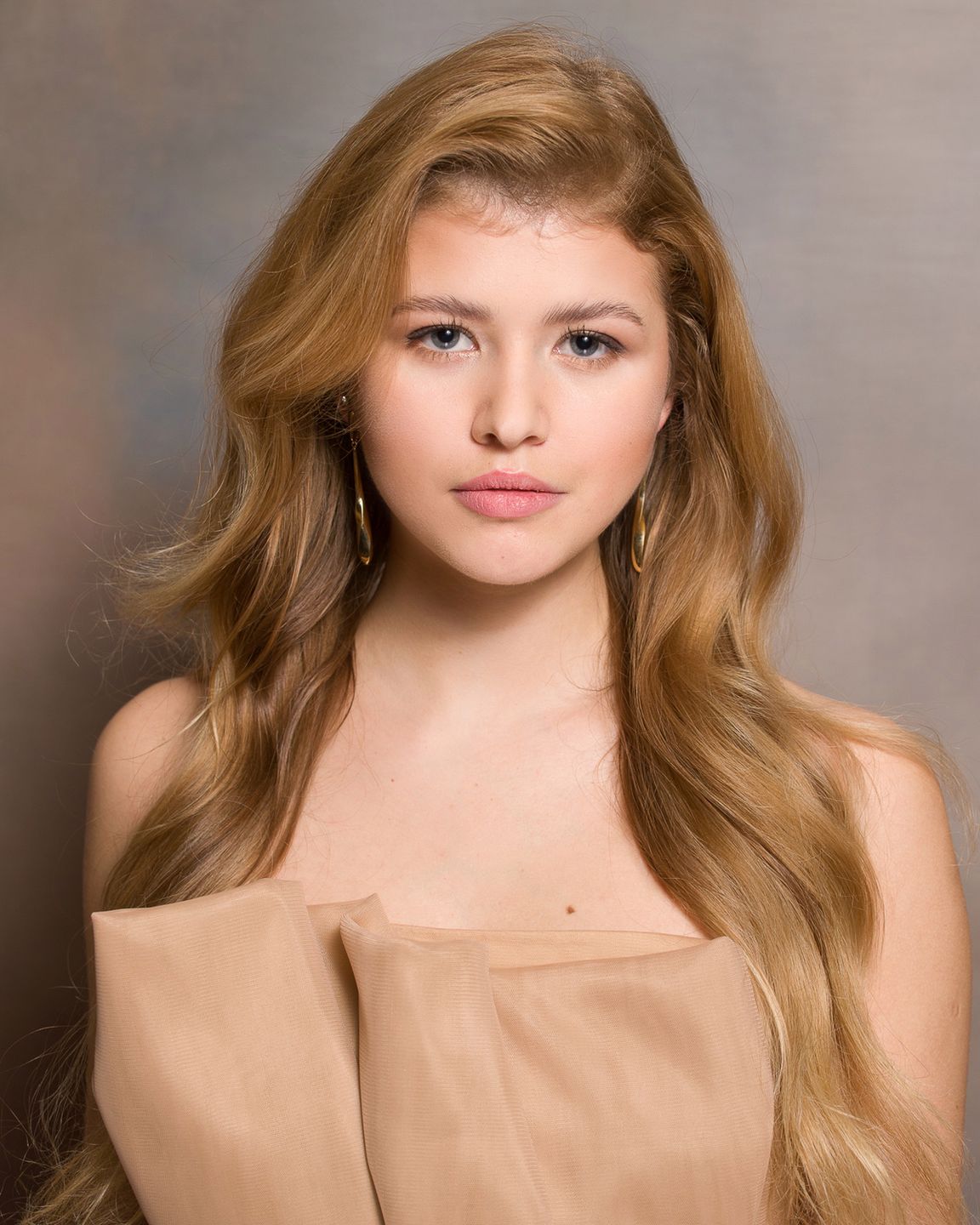 Kandydatka nr 18: Sandra Naum, 22 lata, Łącza