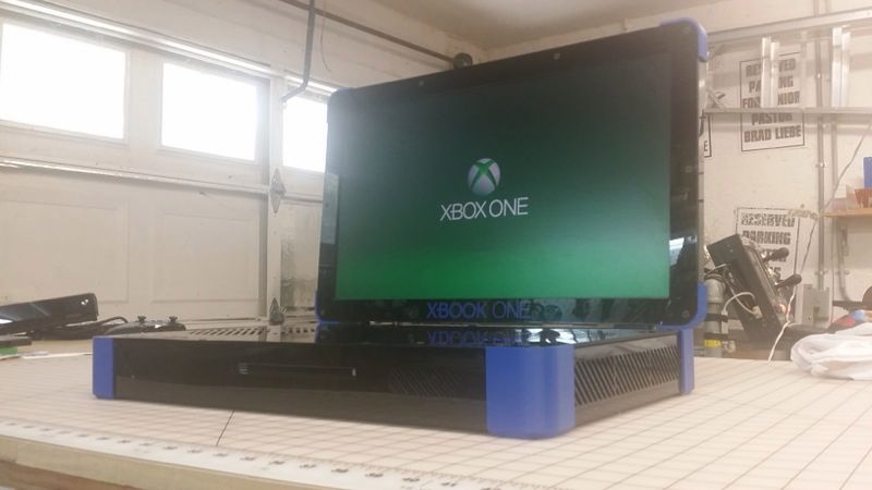 To nie laptop, to Xbox One - i każdy może takiego mieć