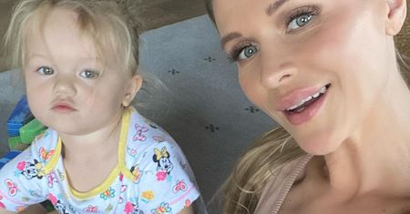 Joanna Krupa uczesała Ashę w nową fryzurę. Dziewczynka rośnie jak na drożdżach i jest coraz słodsza