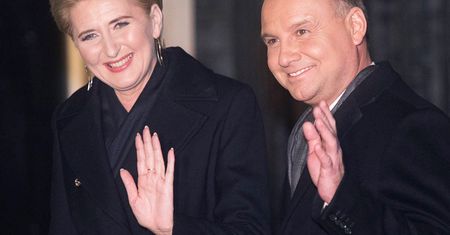 Andrzej Duda pokazał zdjęcie z sylwestra z Agatą. Para prezydencka poszła na dyskotekę