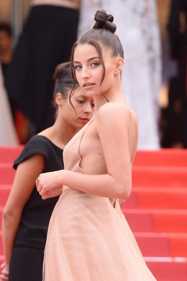 Julia Wieniawa na czerwonym dywanie - Cannes 2018