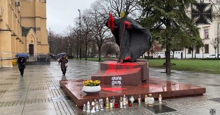 Zniszczono pomnik św. Jana Pawła II w Łodzi.