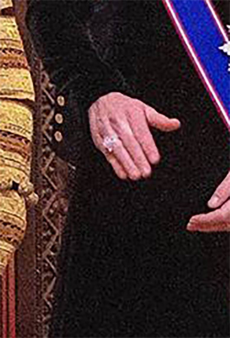 Księżna Kate pochwalała się nowym pierścionkiem. To prezent od Williama?