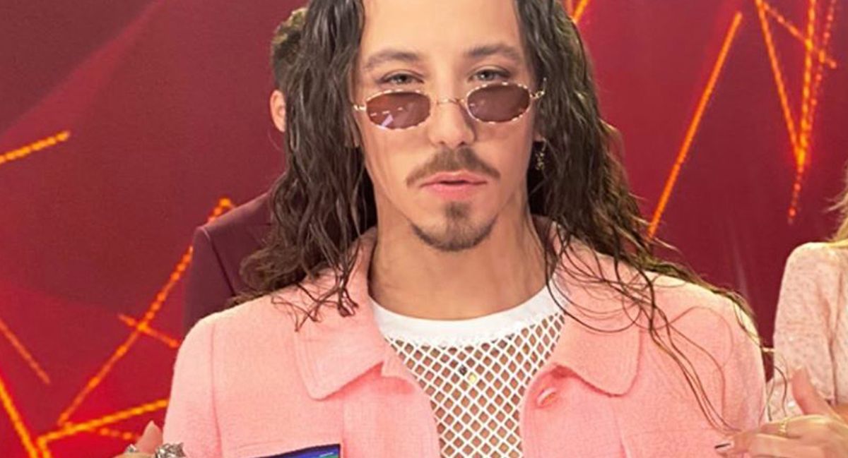 Michał Szpak narobił dymu w The Voice! Ubrał się tak, że fani martwią się o jego przyszłość. Kłaniamy się za odwagę!