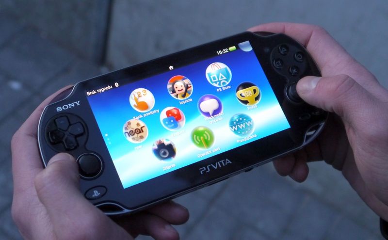 PS Vita straci aplikacje Near, Maps oraz Youtube